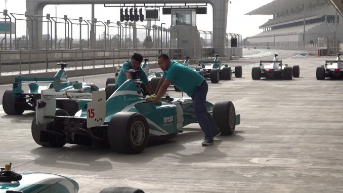 F3000